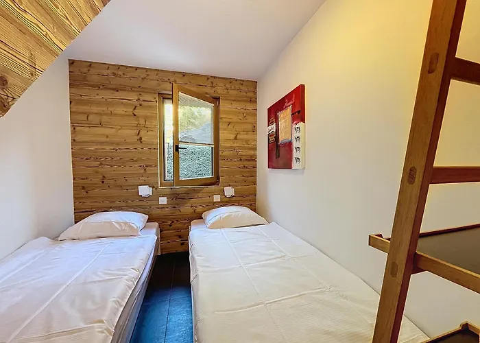 Crescendo 208 Apartment